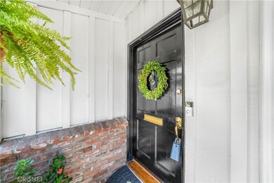 21810 Dumetz Rd, Woodland Hills, CA 91364 - photo 4