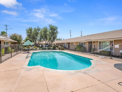 3725 N Fruit Ave unit B, Fresno, CA 93705 - photo 4