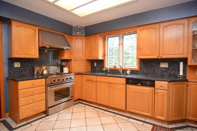 141 S Waldron Ln, Wynantskill, NY 12198 - photo 4