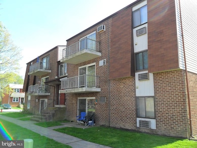 610 W 11th St unit 6, New Castle, DE 19720 - photo 2