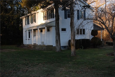 563 Allen Ave, Wakefield, RI 02879 - photo 2