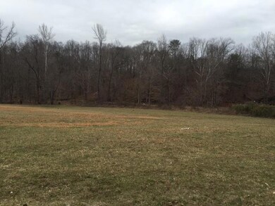 106 Hurricane Creek Rd, Tennessee Ridge, TN 37178 - photo 3