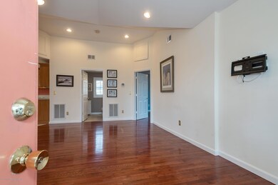 07_146SpringdaleAve_93002_LivingRoomDini