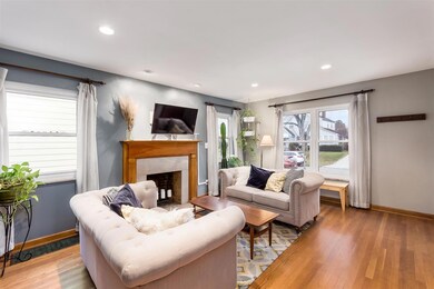 Living Room - 98 S Algonquin