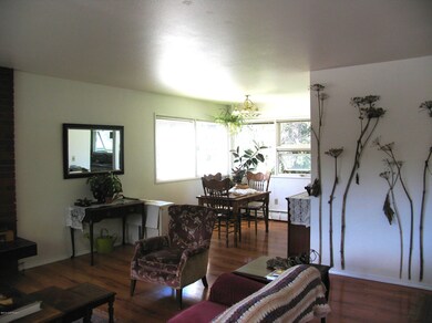 Living to Dining Upper Unit