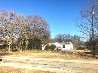 3709 Shady Ln, Joshua, TX 76058 - photo 4