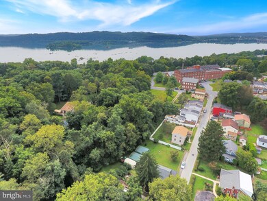 951 Plane St, Columbia, PA 17512 - photo 6