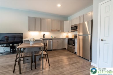 948 N Front St unit C-5, Allentown, PA 18102 - photo 6