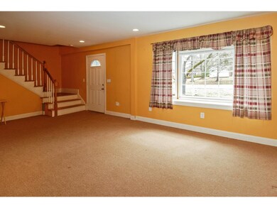 252 Holly Ln, Portsmouth, NH 03801 - photo 4