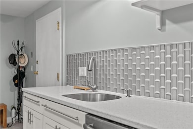 66 Girard Ave unit 114, Newport, RI 02840 - photo 3