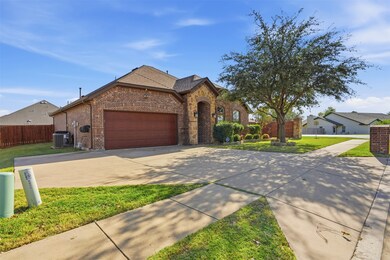 8900 Stone Top Dr, Fort Worth, TX 76179 - photo 3