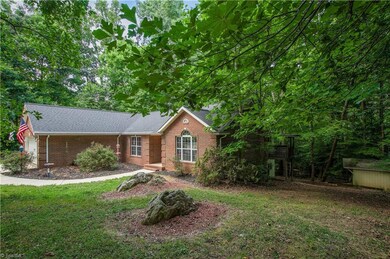 3122 Creekridge Dr, Asheboro, NC 27205 - photo 4