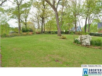 WONDERFUL LEVEL BACKYARD