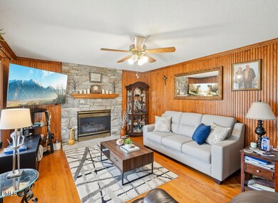 750 Stephenson Rd, Benson, NC 27504 - photo 4