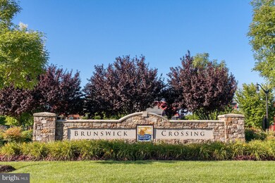 738 Potomac View Pkwy, Brunswick, MD 21716 - photo 2