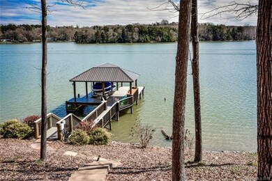 PRIVATE COVERED DOCK WITH HYDROHOIST LIFT