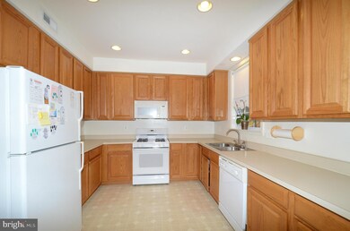 12938 Torchlight Dr, Woodbridge, VA 22193 - photo 7