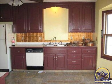 6233 SW 38th Place, Topeka, KS 66610 - photo 4