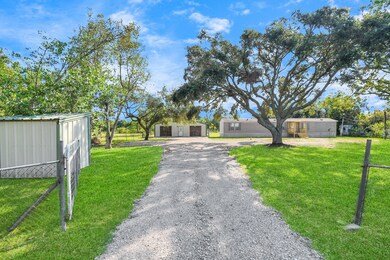 6514 County Road 166, Alvin, TX 77511 - photo 2