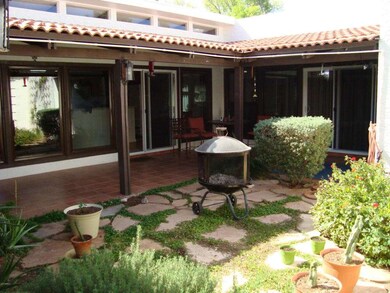 courtyard patio (5)