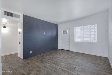 383 N Evergreen St-5