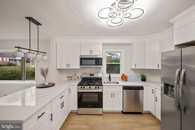 5601 Groveland Ave, Baltimore, MD 21215 - photo 6