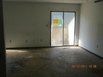 875 Westbury Ln S unit C, Columbus, OH 43228 - photo 2