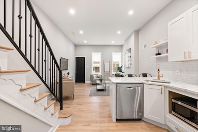 2571 Coral St, Philadelphia, PA 19125 - photo 3