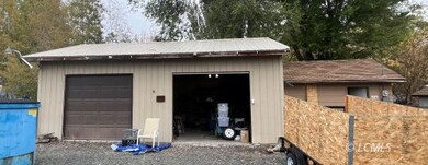 Shop/Garage