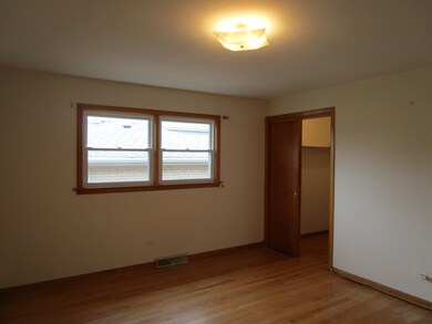 636 W Gladys Ave, Elmhurst, IL 60126 - photo 3
