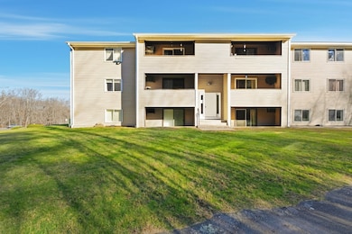 129 Quaker Hwy unit 6, Uxbridge, MA 01569 - photo 3