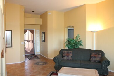 Living Room/Entry