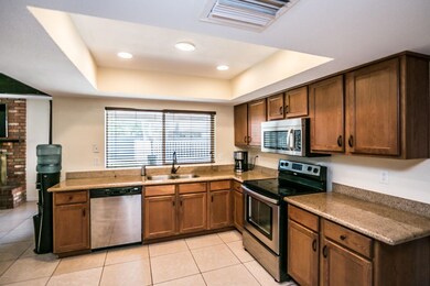 2460 W Pecos Ave-11