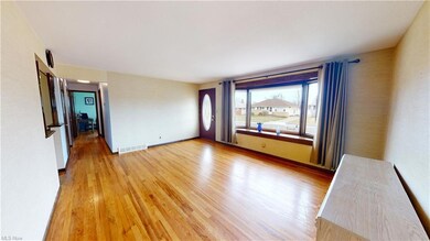 28970 Sherbrook Dr, Wickliffe, OH 44092 - photo 4