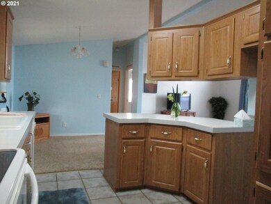 1111 SE 3rd Ave unit 40, Canby, OR 97013 - photo 7