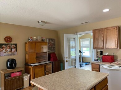 871 SE Ontario Trail, Greensburg, IN 47240 - photo 7