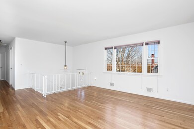 56 Cambridge Dr, Greenwich, CT 06831 - photo 4