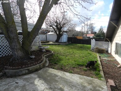 1202 E 10th St, the Dalles, OR 97058 - photo 5