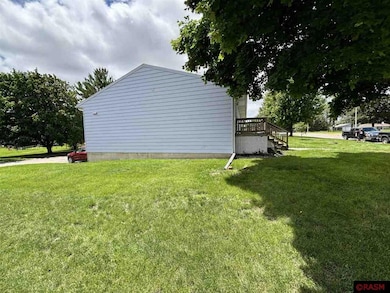 922 10th Ave N, Saint James, MN 56081 - photo 2