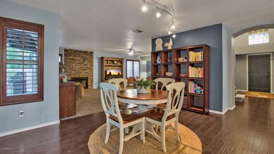 Eat In Kitchen (2)