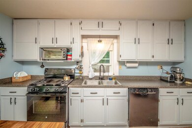 29 School St, Sanbornville, NH 03872 - photo 5