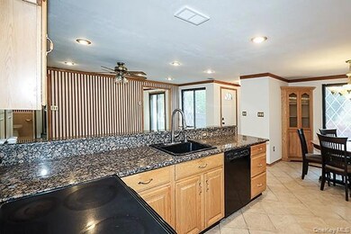 603 Blue Ridge Dr, Medford, NY 11763 - photo 7