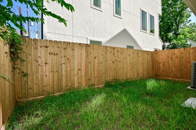 4214 Schuler St unit B, Houston, TX 77007 - photo 4
