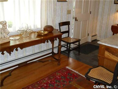 Other Greet your guest s in the 17 x 9 grand foyer
