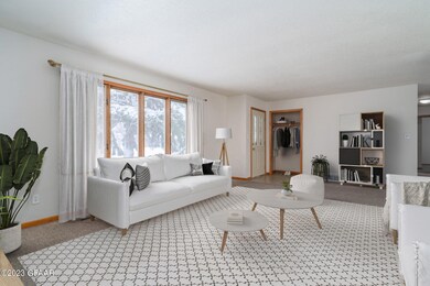 2407 9th Ave S, Grand Forks, ND 58201 - photo 6