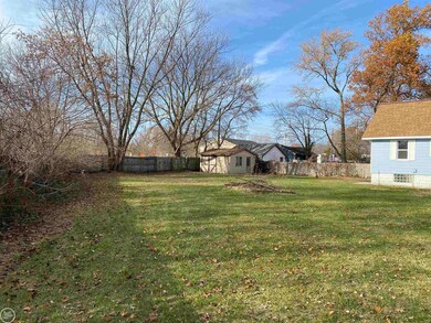 2023 23rd St, Port Huron, MI 48060 - photo 4