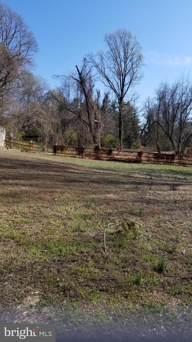 712 Carlough St, Hyattsville, MD 20785 - photo 4