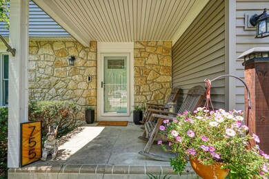 755 McDonell Pl (50)