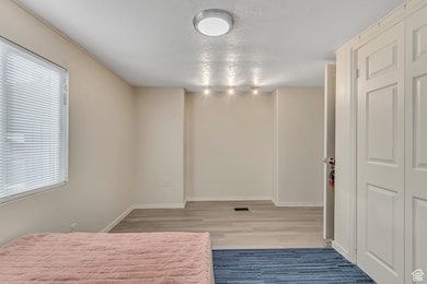 244 E Crescent Pkwy S unit 206, Sandy, UT 84070 - photo 5