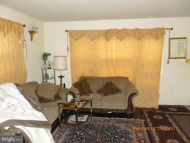 5803 Shepherd Ln, Lanham, MD 20706 - photo 2